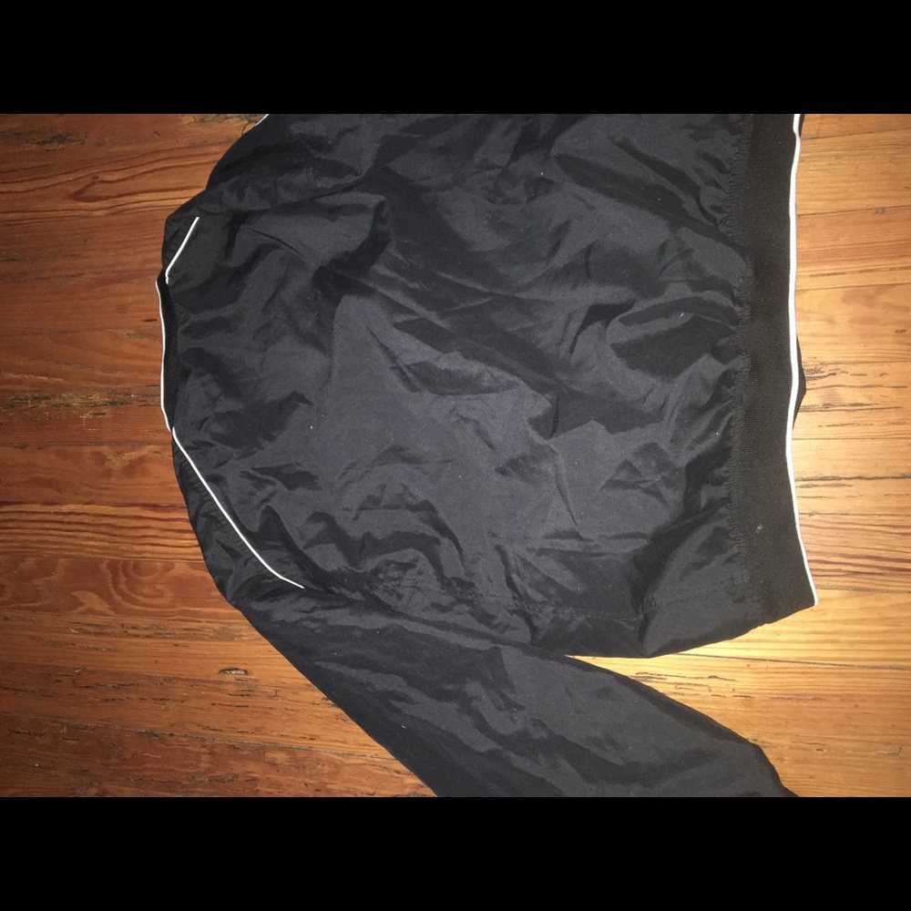 Very comfortable pull over wind jacket - Picture 2 of 2